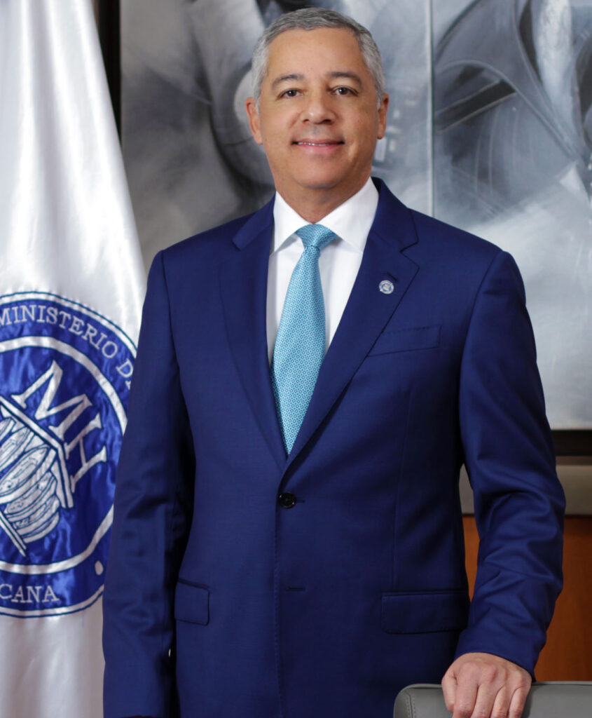 Conoce la trayectoria de Donald Guerrero Ortiz, sus logros en el ámbito financiero y su impacto en el desarrollo económico.